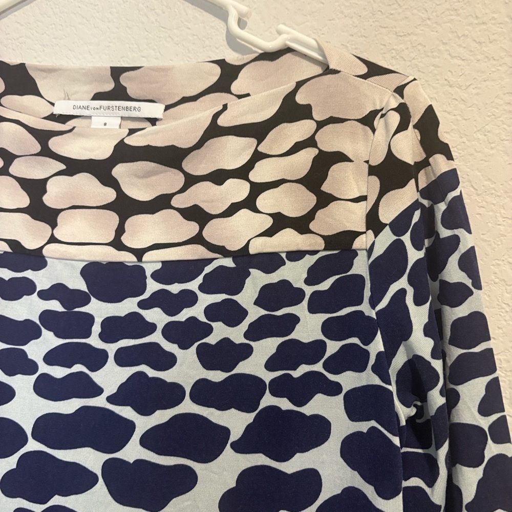 Diane Von Furstenberg Blue and Cream 3/4 Sleeve Dress 100% silk - Picture 4 of 8